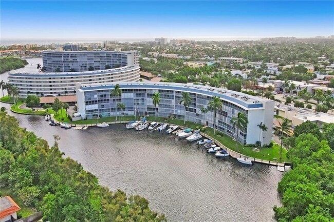 Building Photo - 1523 E Hillsboro Blvd