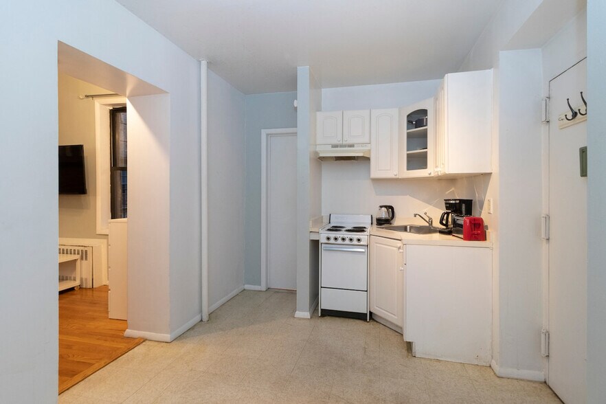 Building Photo - 1789 1st Ave