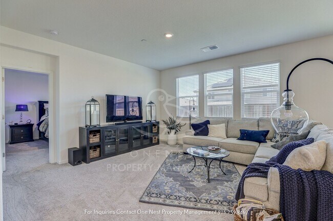 Building Photo - Stunning 4 Bedroom home in Twelve Bridges