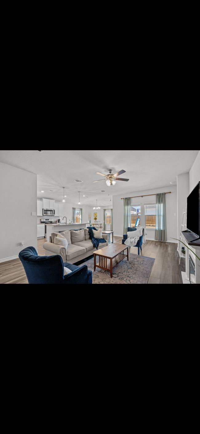 Building Photo - 3885 Lorenzen Ct