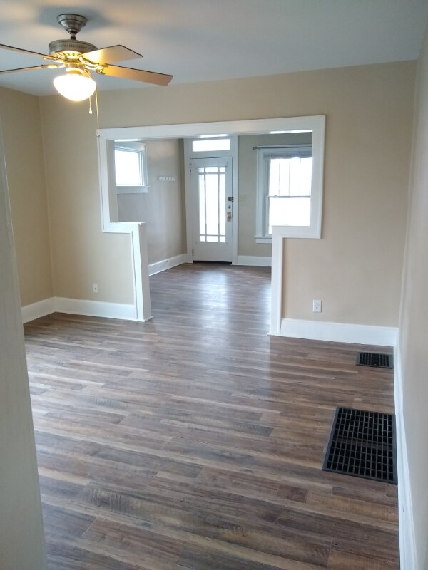 Building Photo - 2658 Deming Ave