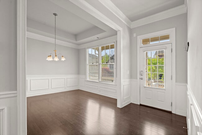 Building Photo - Townhouse - 4 Beds - 4 Bath