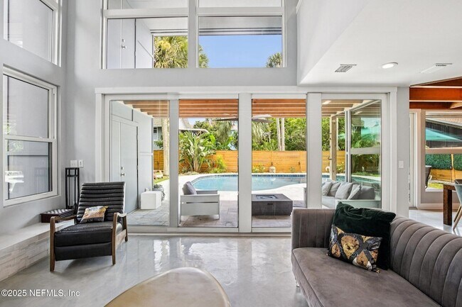 Building Photo - 248 11th St