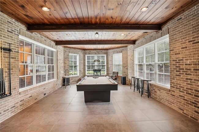 Building Photo - 6285 Aberdeen Dr NE