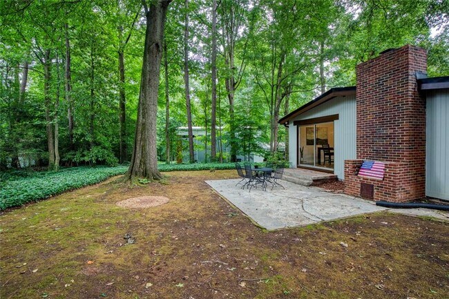 Building Photo - 2700 Brook Park Way