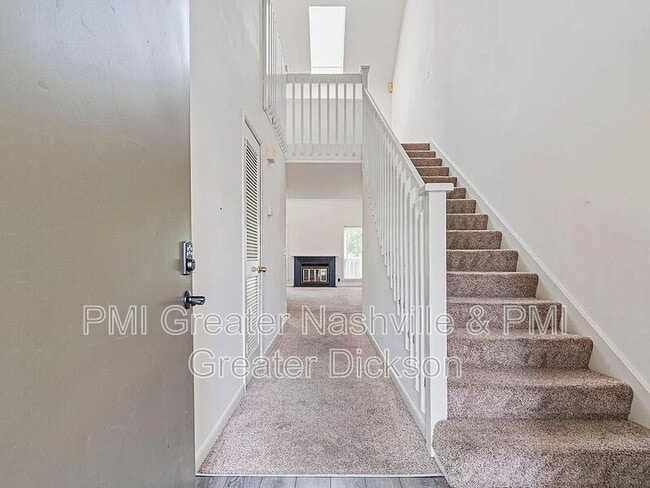 Building Photo - 717 Barlin Ct