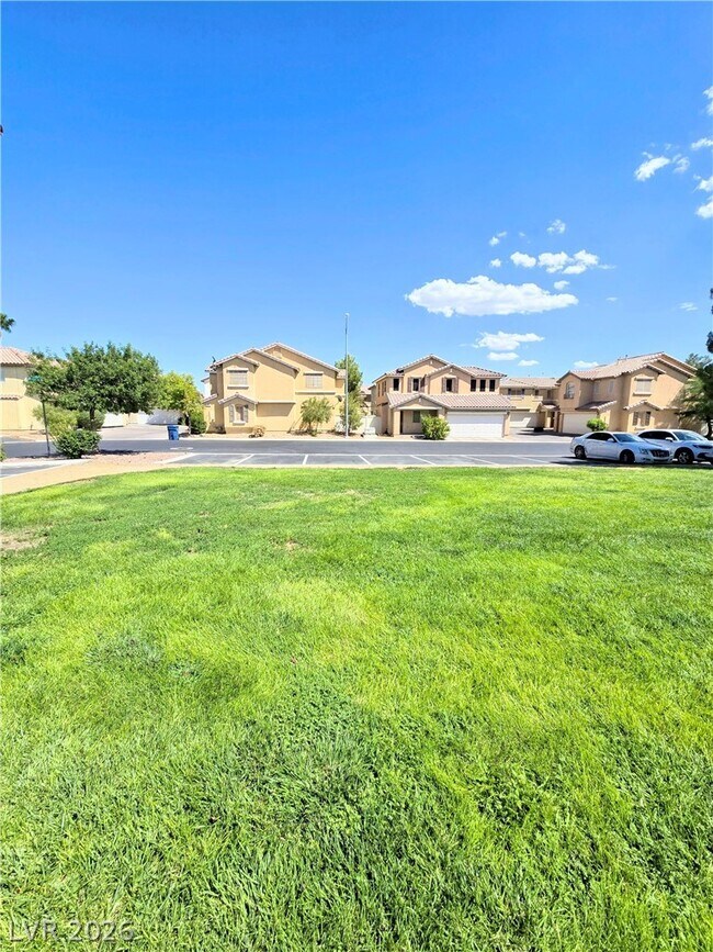 Building Photo - 7858 Warwickshire Way