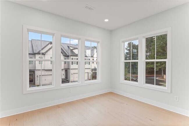 Building Photo - 2686 Evers Dr NE