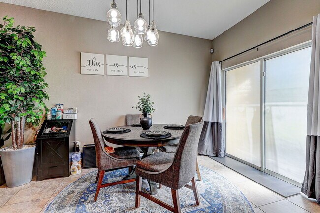 Building Photo - 12910 Utopia Gdns Wy