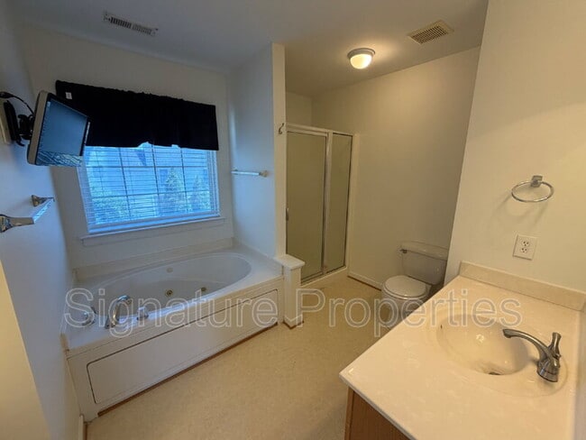 Building Photo - 1609 Cadmus Ct