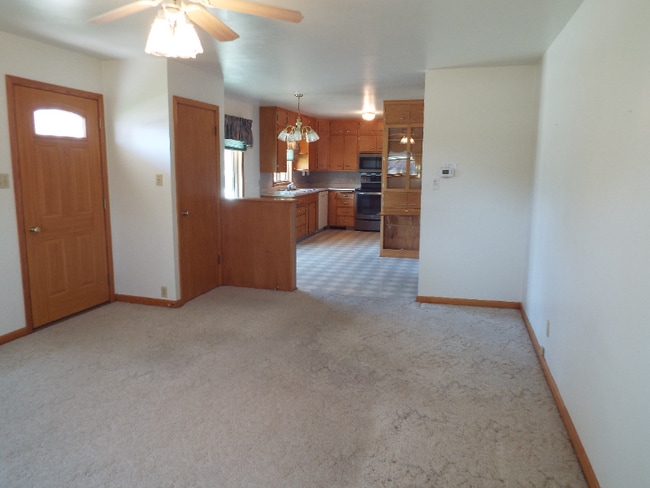 Building Photo - 453 4th Ave