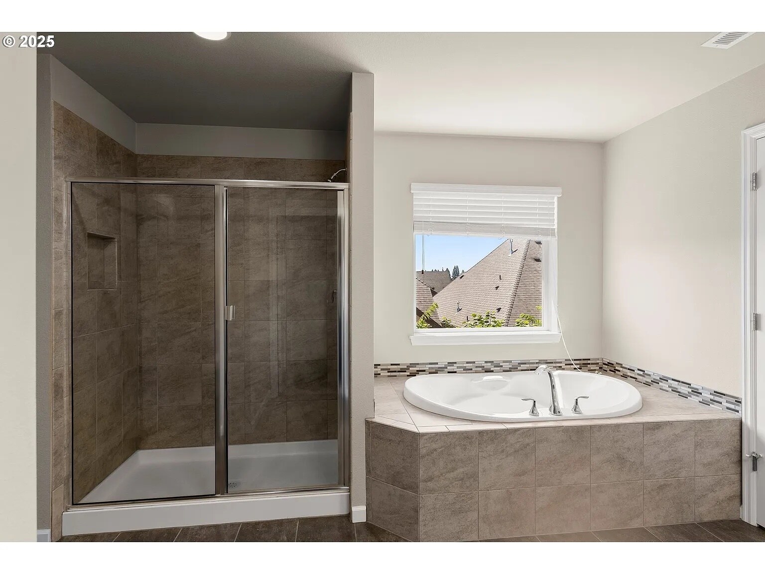 Tub & Shower - 16954 NW Antonio St