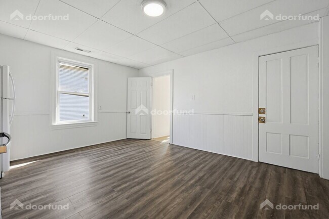 Building Photo - 17 Wachusett St
