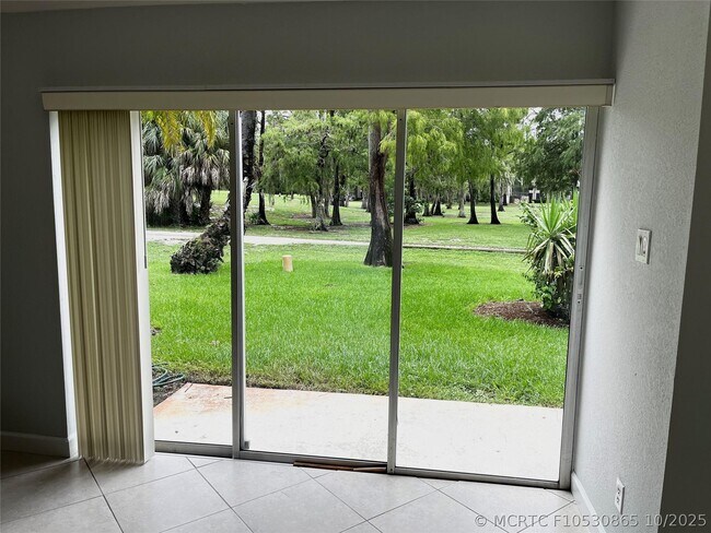 Building Photo - 8149 Lagos De Campo Blvd