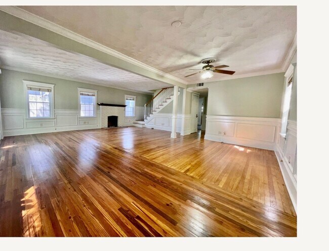 Building Photo - 145 11th Ave NE