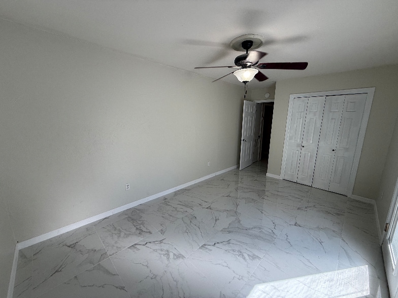 Building Photo - 107 Foxwood Village Dr