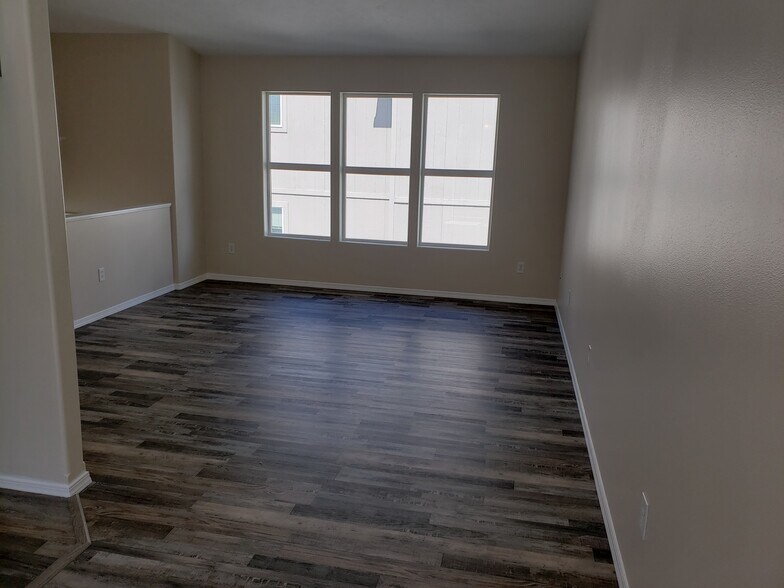 Building Photo - 709 S Scott St