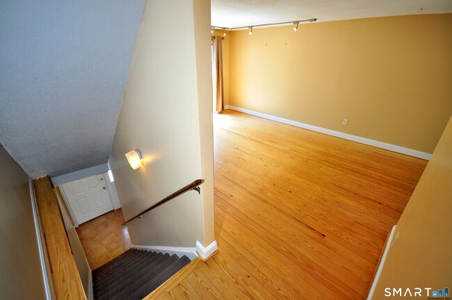 Building Photo - 349 Allen Rd