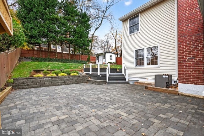 Building Photo - 3004 Marshall St