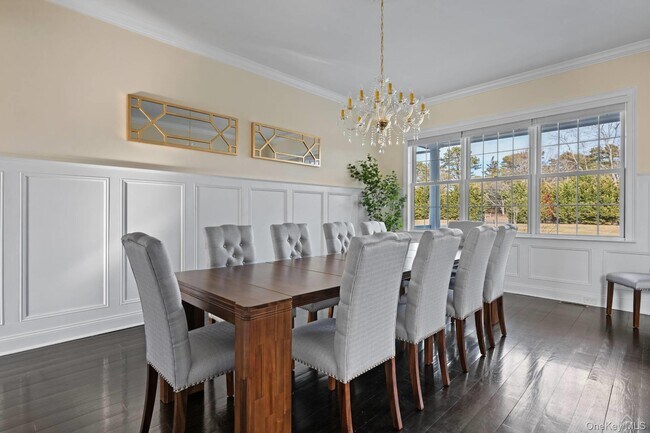 Building Photo - 490 Montauk Hwy