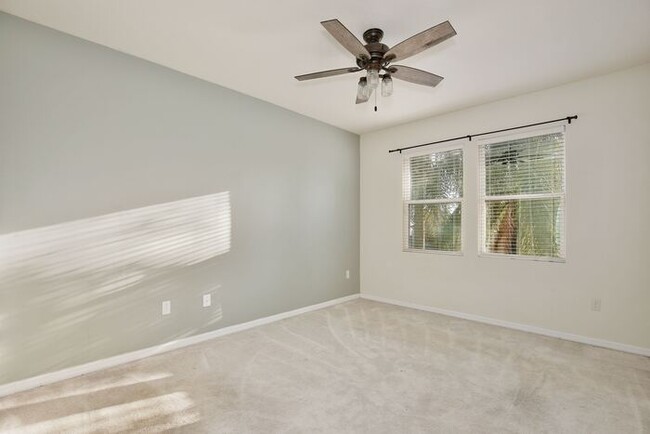 Building Photo - Lovely 3/2.5 Spacious Townhome with a 2 Ca...