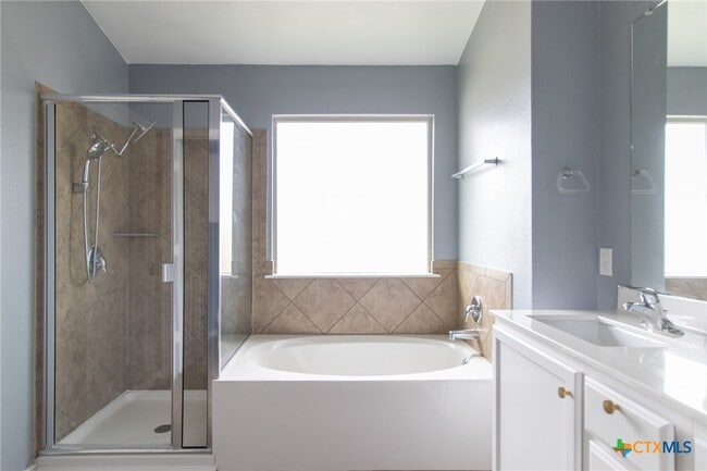 Building Photo - 6505 Clear Brook Dr