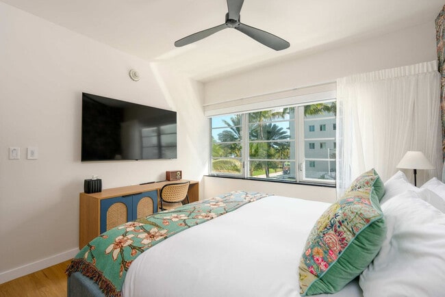 Building Photo - 1200 Ocean Dr