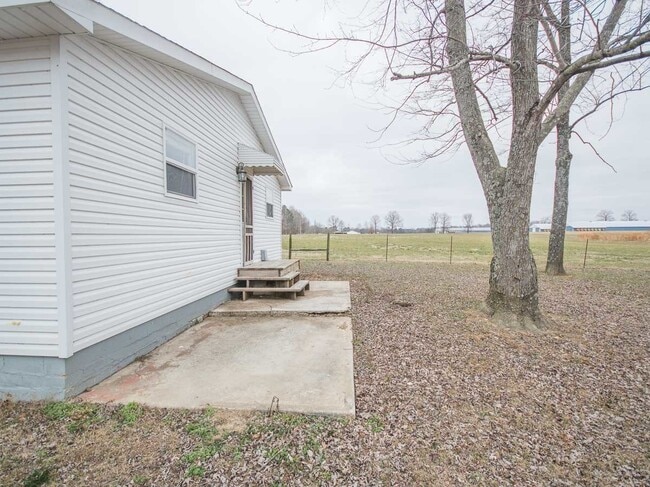 Building Photo - Nice Country Setting