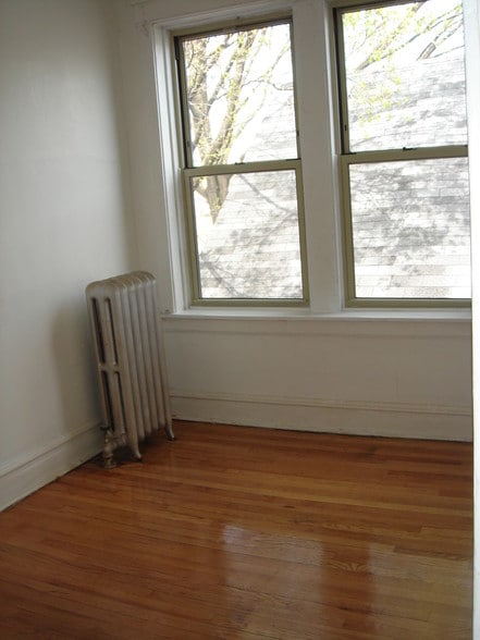 Primary Photo - 3536 W Cullom Ave