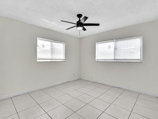 Building Photo - 6661 Meade St