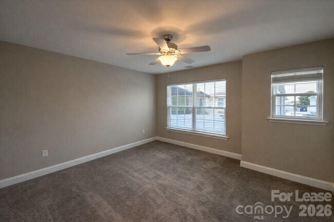 Building Photo - 121 Walnut Cove Dr