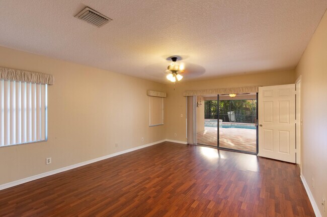 Building Photo - 1559 Grantham Dr