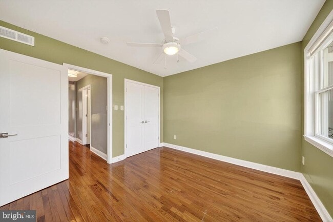 Building Photo - 7 E Fort Ave