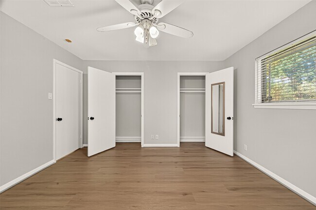 Building Photo - 5418 Darnell St