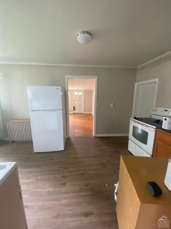 Building Photo - 211 Mansion St