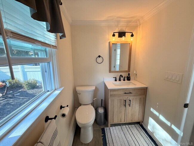 Building Photo - 24 Tyler Ave