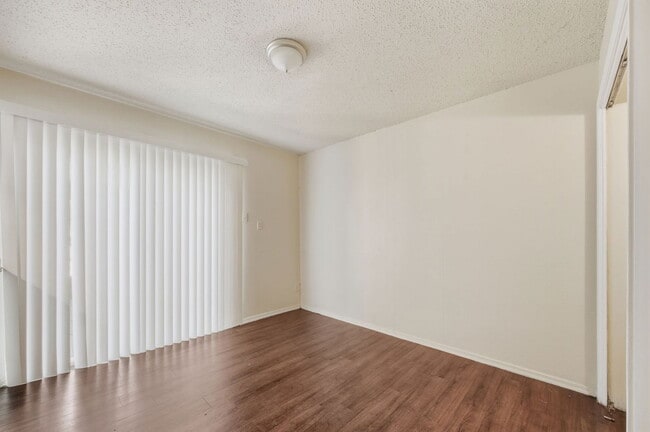 Building Photo - 314 Candlewood Ln