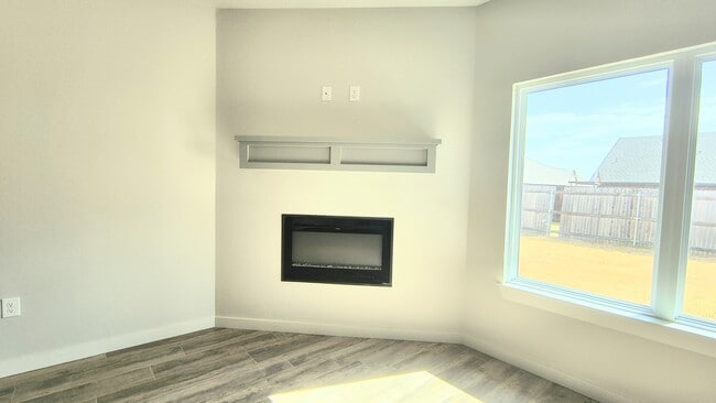 Building Photo - 1215 Sierra Ln