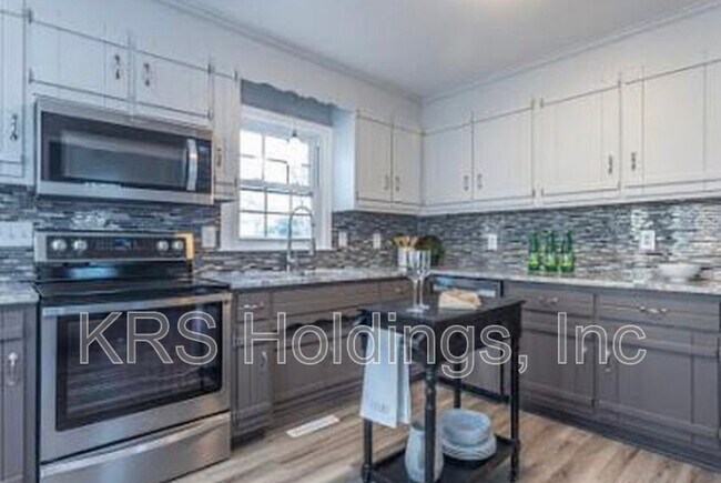 Building Photo - 10913 Drayton Rd