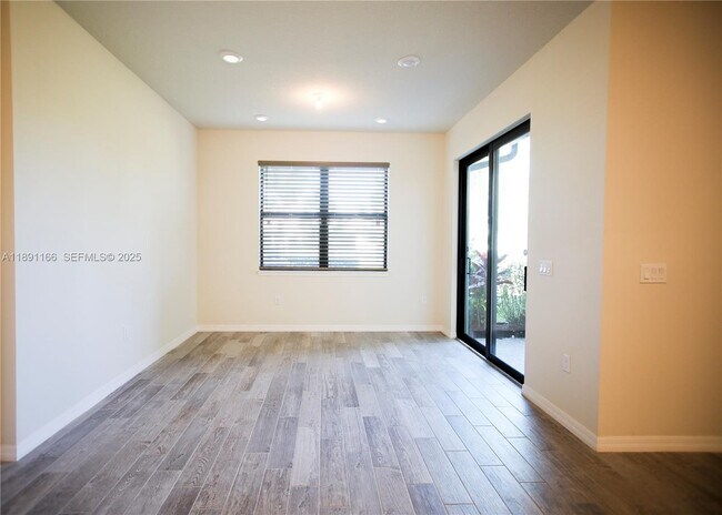 Building Photo - 8293 Cadre Noir Rd