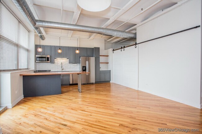 Building Photo - 500 S Clinton St