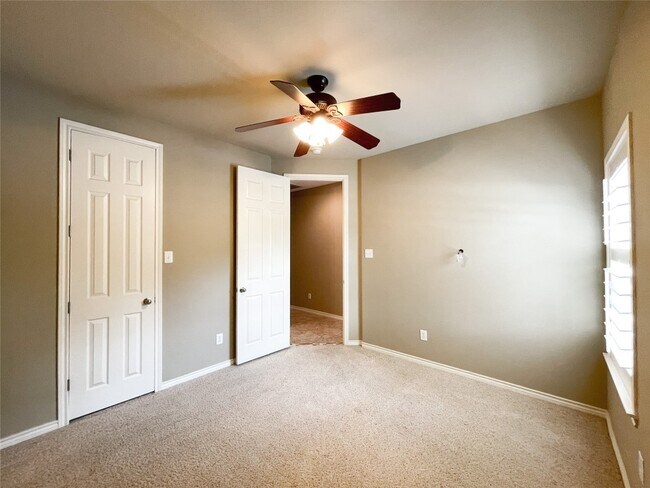 Building Photo - 2605 Tumbling River Dr