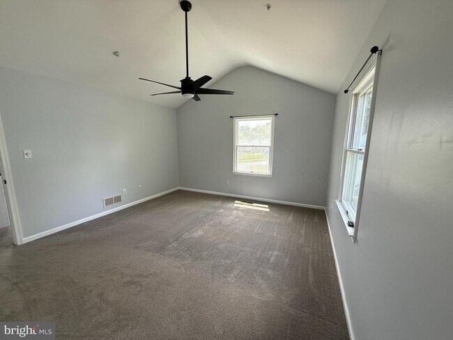Building Photo - 154 3rd Ave