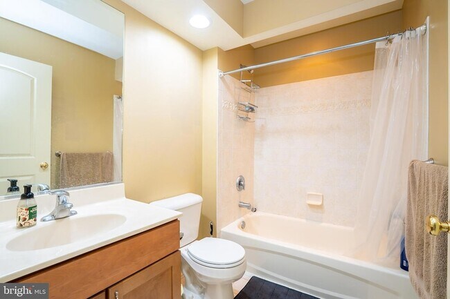 Building Photo - 19 Meadowlark Dr