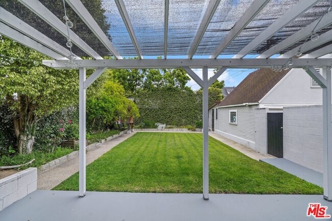 Building Photo - 458 S Citrus Ave