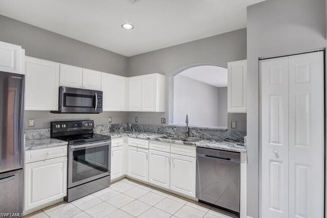 Primary Photo - 10030 Salina St