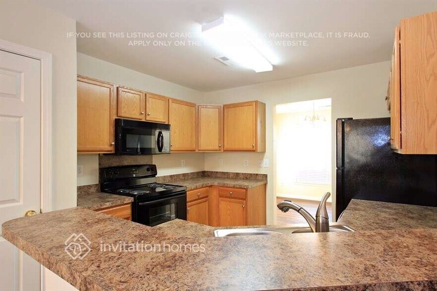 Building Photo - 416 Riverwalk Dr NW