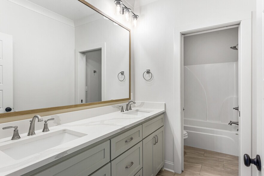 Building Photo - 10758 Moss Grove Ln