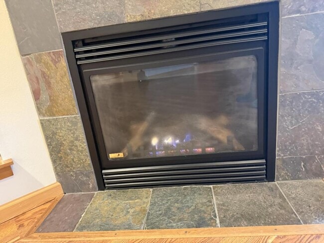 Building Photo - 1030 4th Ave