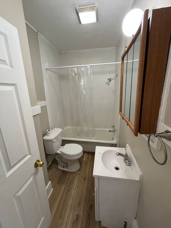 Building Photo - Archway